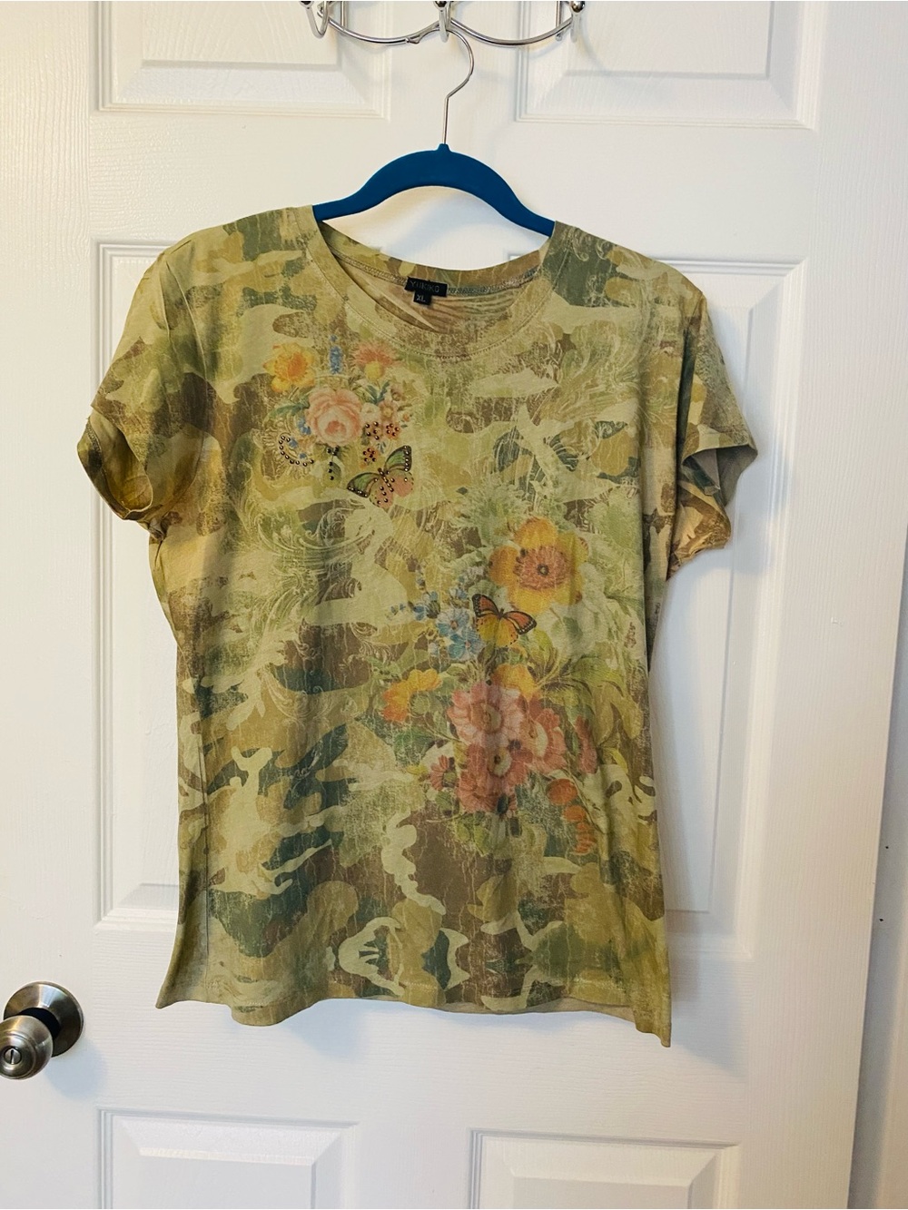 XL Floral/Butterfly Camo Tee - lightweight. Yukiko. Others listed-Bundle!